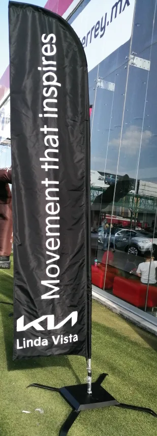 Bandera con base híbrida de Sky Dragon Publicidad
